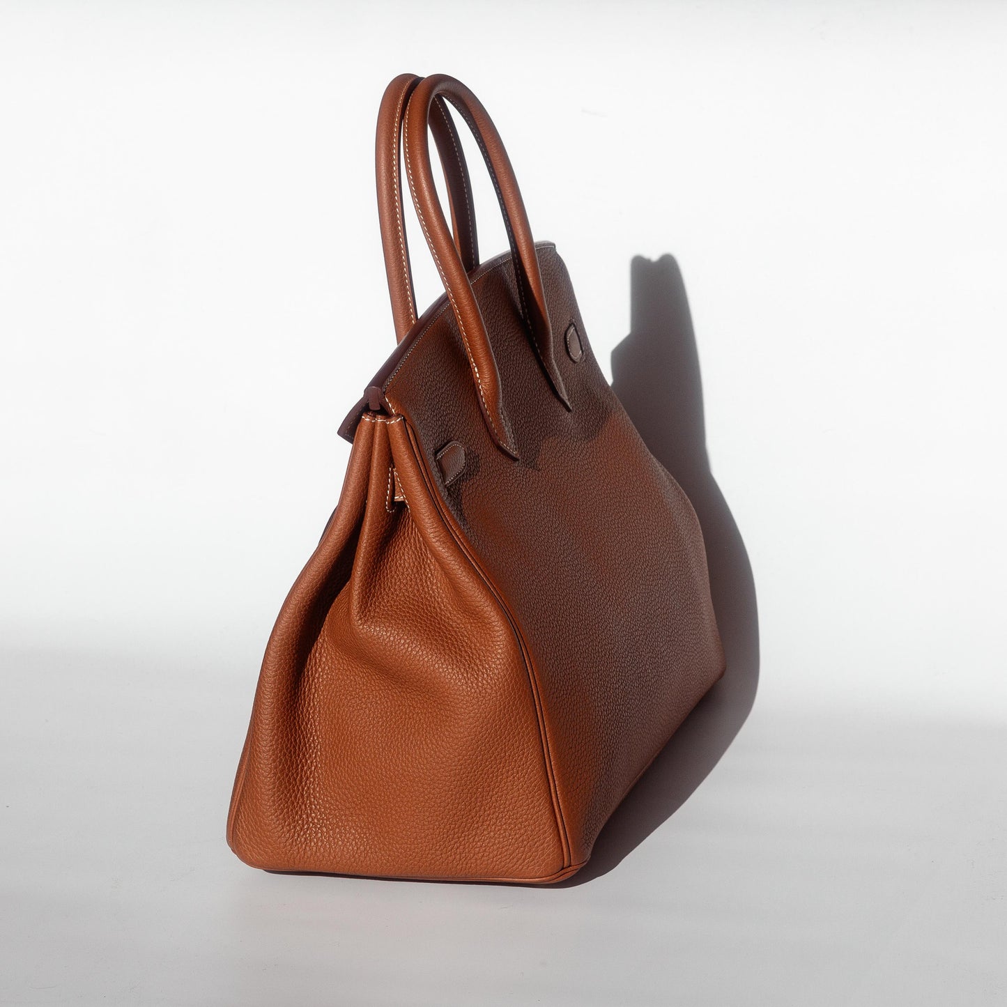 HERMÈS - BIRKIN 35 TOGO LEATHER HANDBAG IN GOLD WITH GOLD HARDWARE