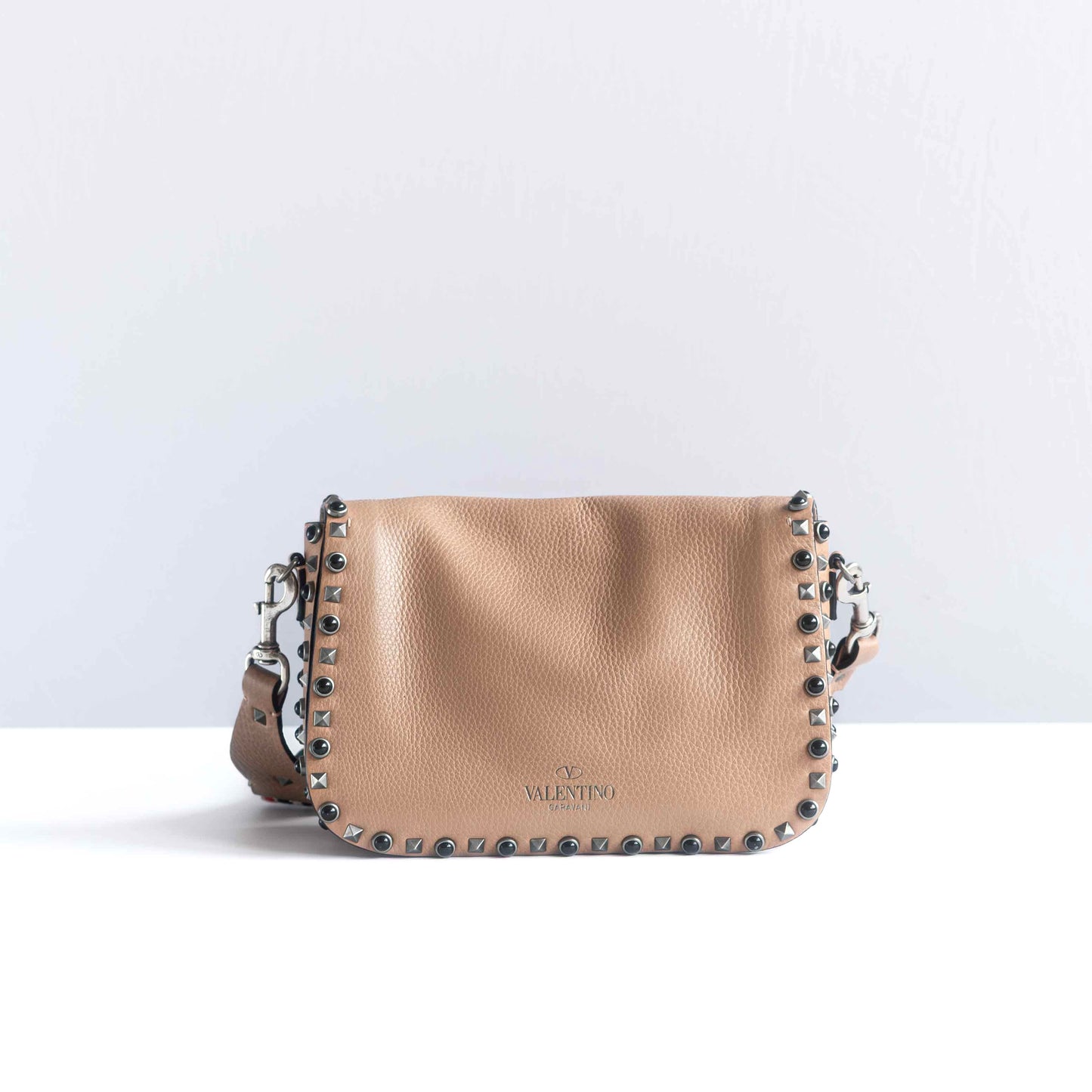 VALENTINO - SHOULDER BAG ROCKSTUD ROLLING BEIGE LEATHER WITH MULTICOLOR STRAP