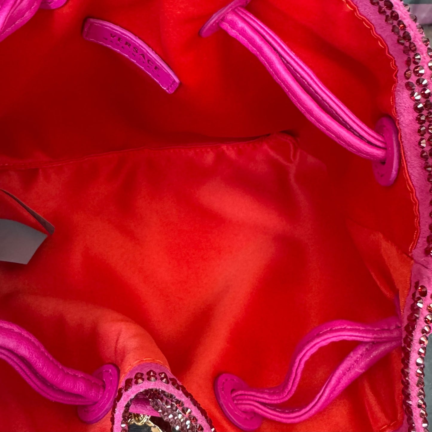 VERSACE - BUCKET BAG MEDUSA CRYSTAL DRAWSTRING FUCHSIA