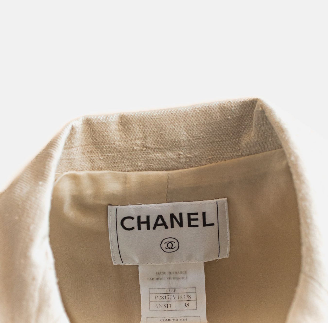 CHANEL - BLAZER BEIGE SILK SIZE 38 FR
