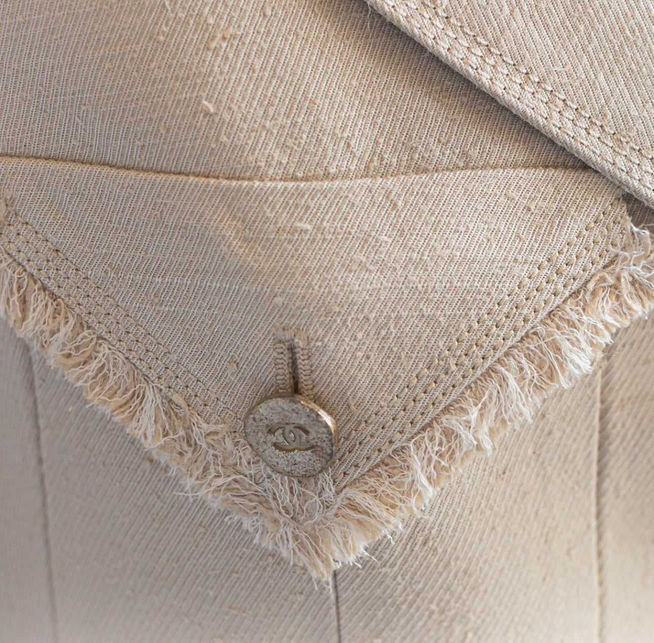 CHANEL - BLAZER BEIGE SILK SIZE 38 FR