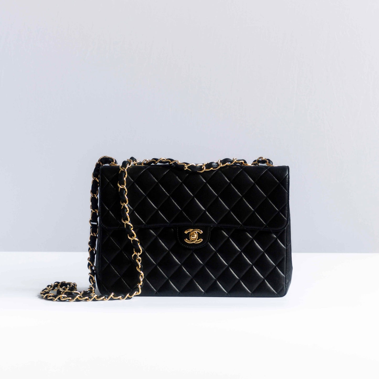 CHANEL - TIMELESS BAG LARGE QUILTED BLACK LEATHER GOLD HARDWARE