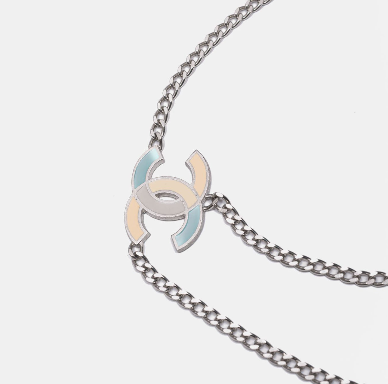 CHANEL - BELT CHAON SILVER-TONE MULTICOLOR ENAMEL CC CHARM