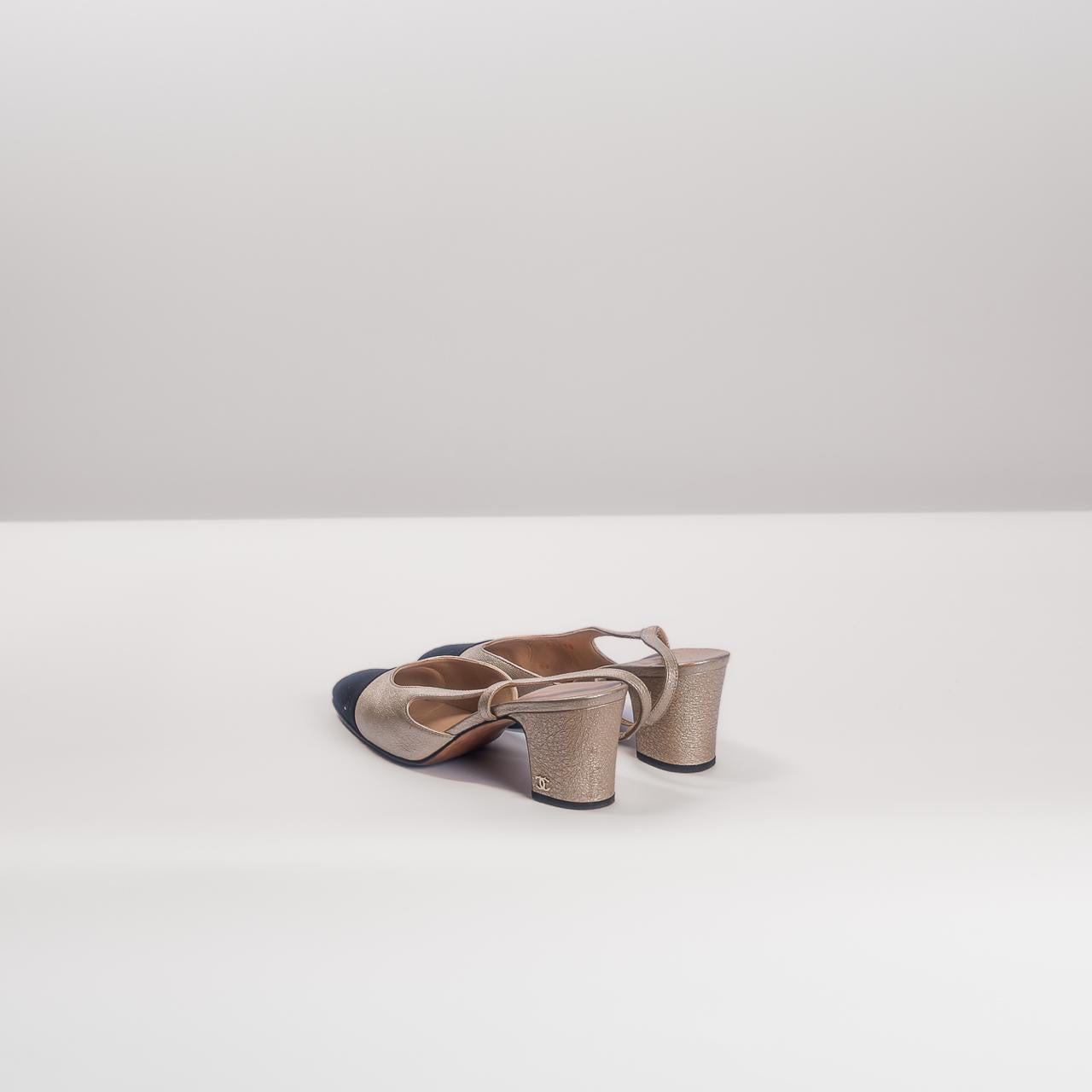 CHANEL - SLINGBACK GOLD LEATHER WITH BLACK TOE SIZE 37,5 EU