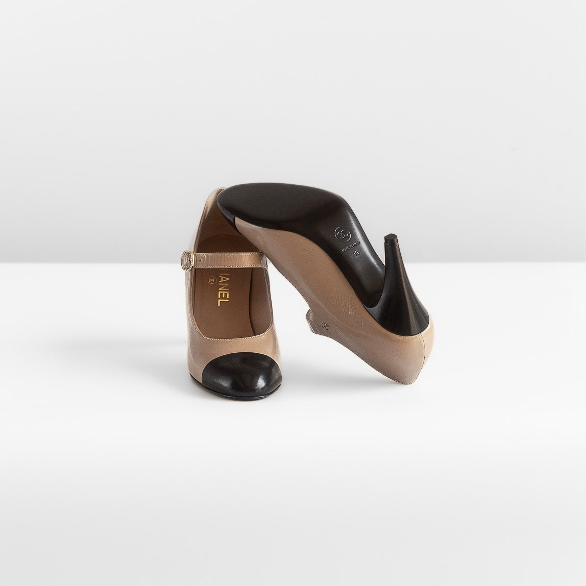 CHANEL - *BRAND NEW* PUMPS MARY JANE BICOLOR BEIGE BLACK SIZE 39 EU