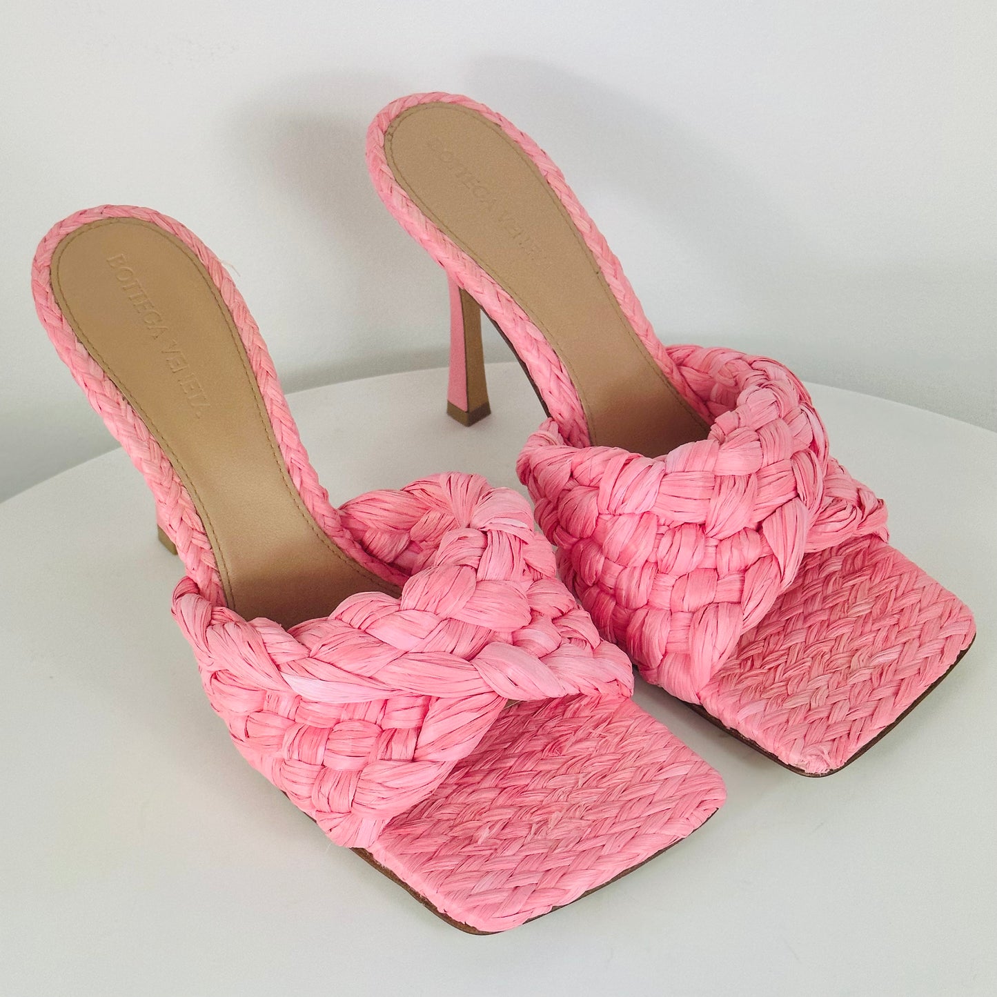 BOTTEGA VENETA - Pink rafia sandals size 39 EU