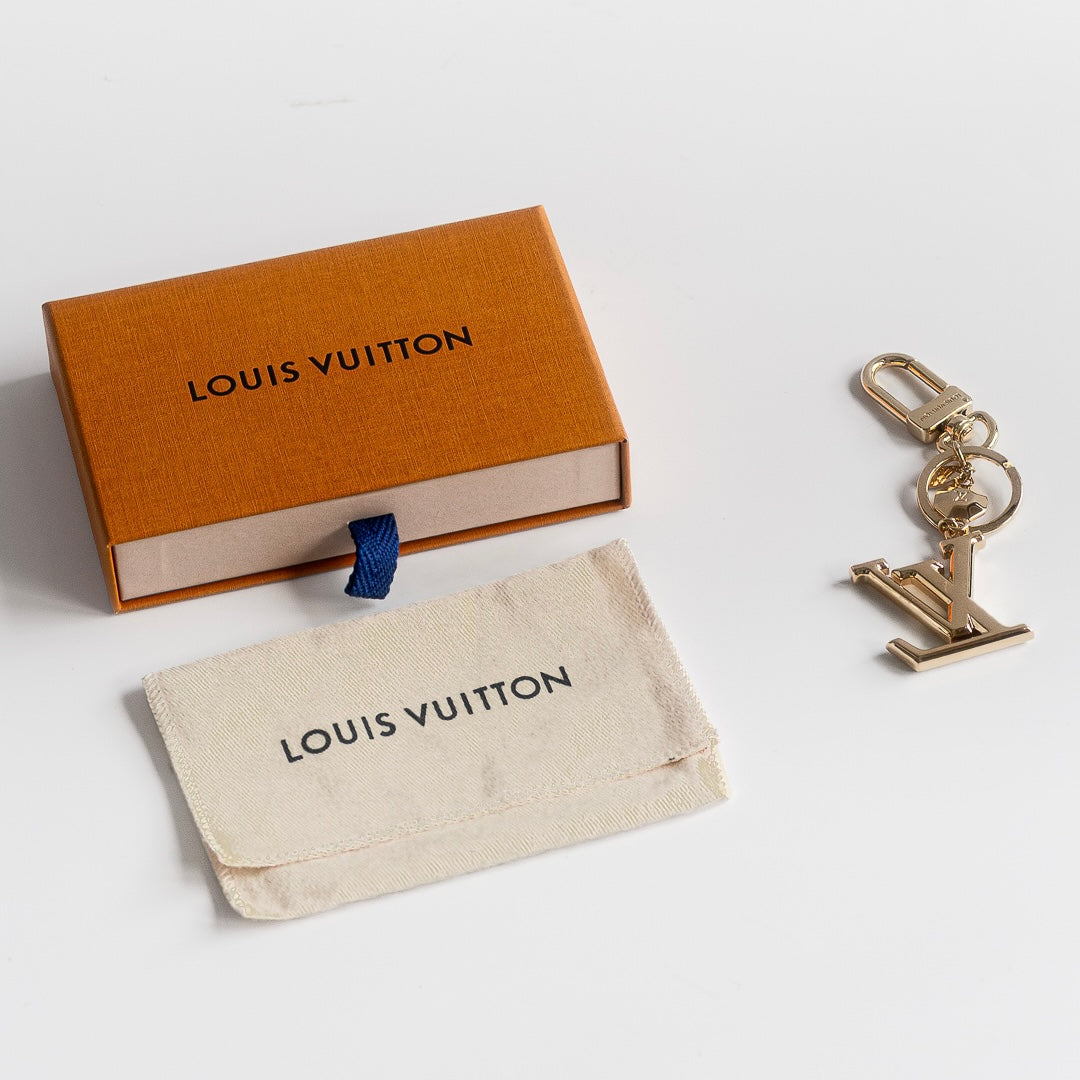 LOUIS VUITTON - CHARM MONOGRAM LV GOLD TONE