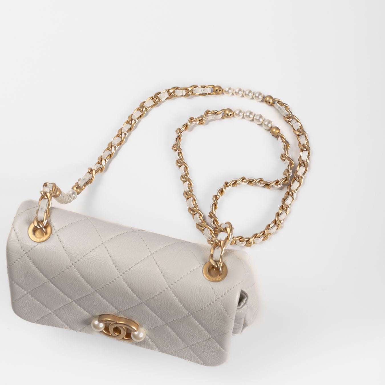CHANEL - BAG MINI WHITE CALFSKIN CC PEARL FLAP