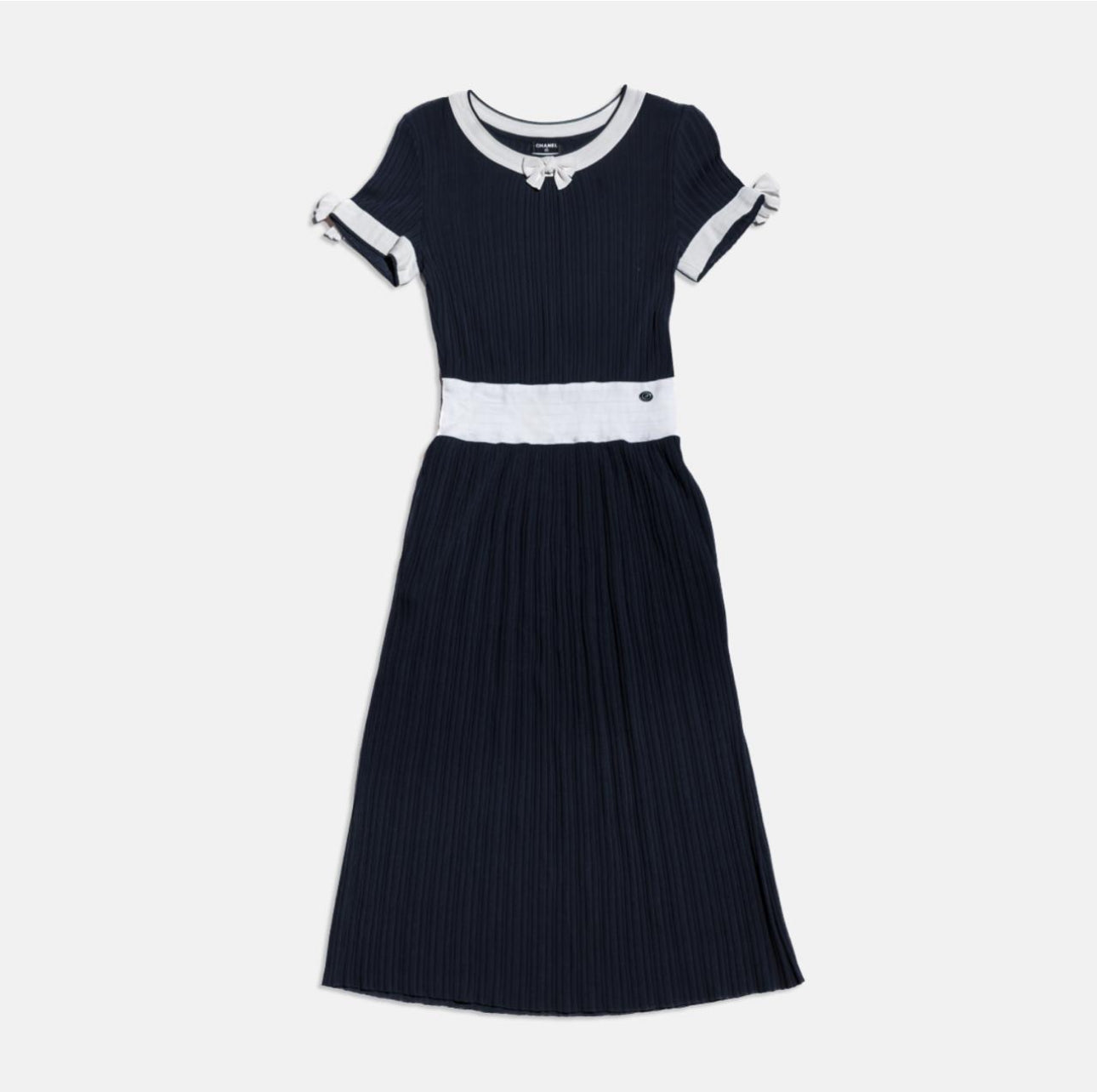 CHANEL - DRESS LONG NAVY AND WHITE RIBBED PLEATED KNIT SIZE 38 FR
