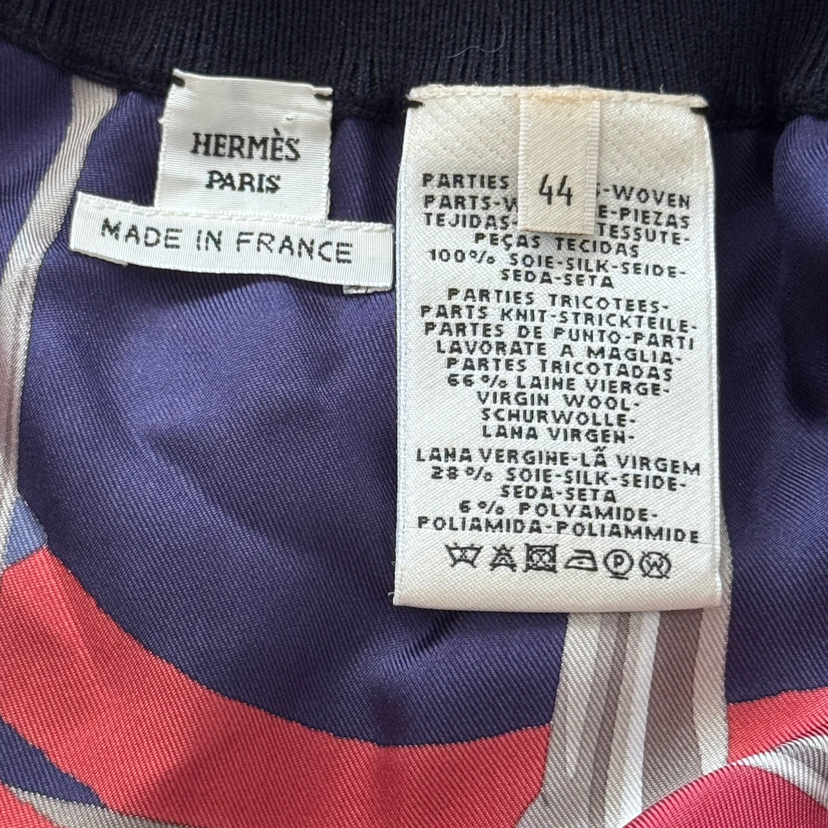 HERMÈS - SKIRT MIDI TWILLAINE NAVY BLUE SILK & WOOL MULTICOLOR EQUESTRIAN PRINT SIZE 44 FR