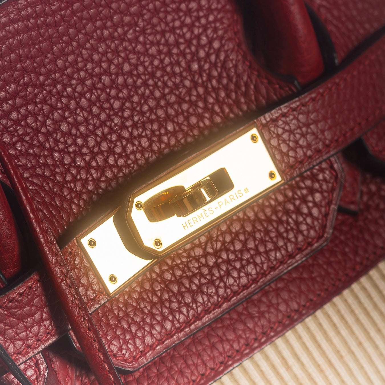 HERMÈS - *RARE* BIRKIN 35 HANDBAG ROUGE H TAURILLON CLEMENCE LEATHER AND CRINOLINE CANVAS WITH GOLD HARDWARE