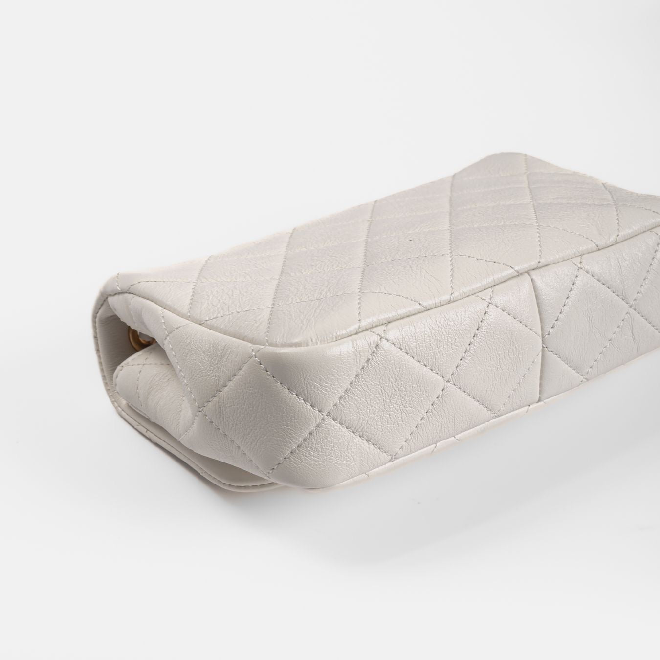 CHANEL - BAG MINI WHITE CALFSKIN CC PEARL FLAP