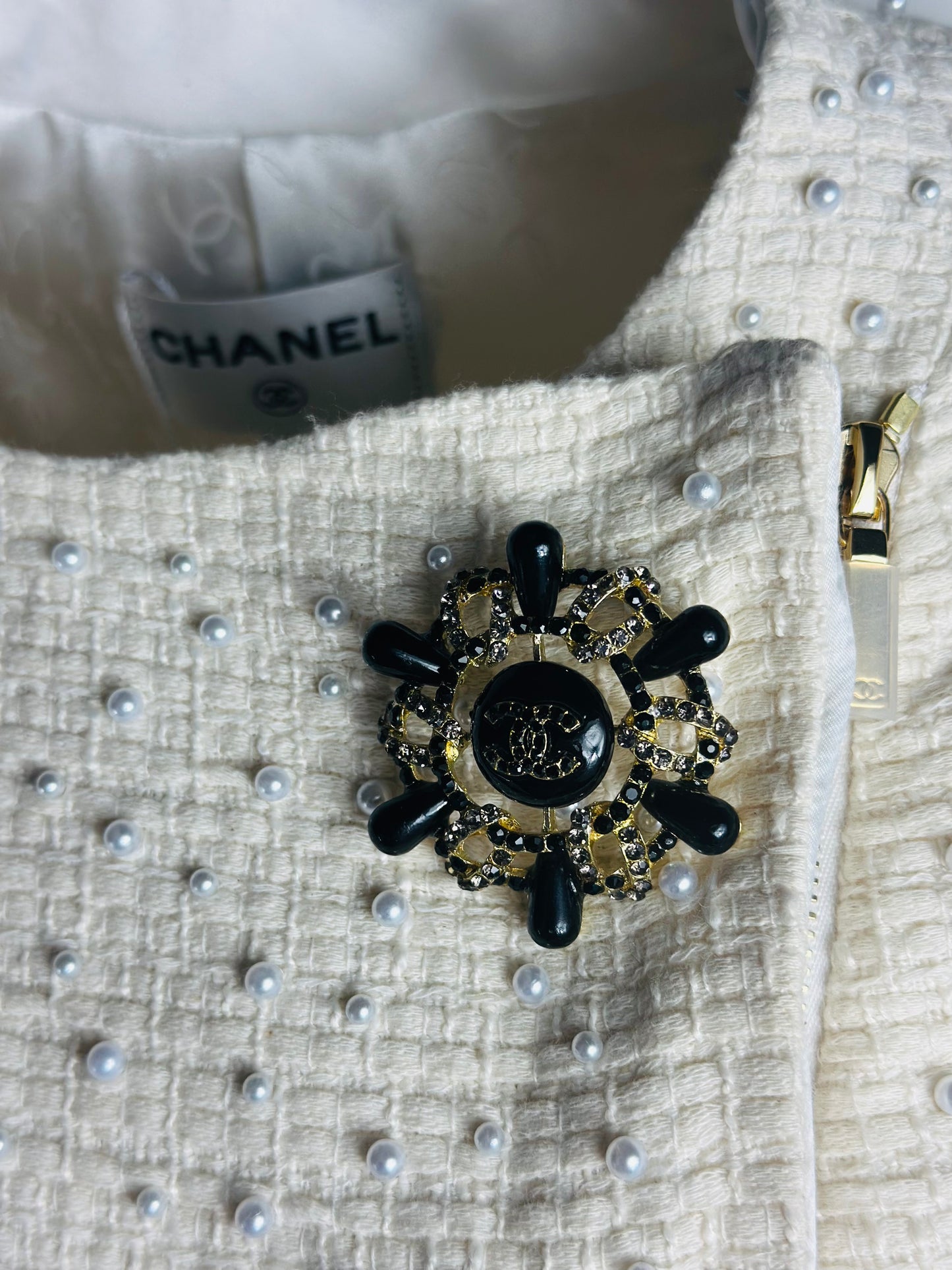 *HAUTE COUTURE* CHANEL - Blazer with pearls size 36 FR
