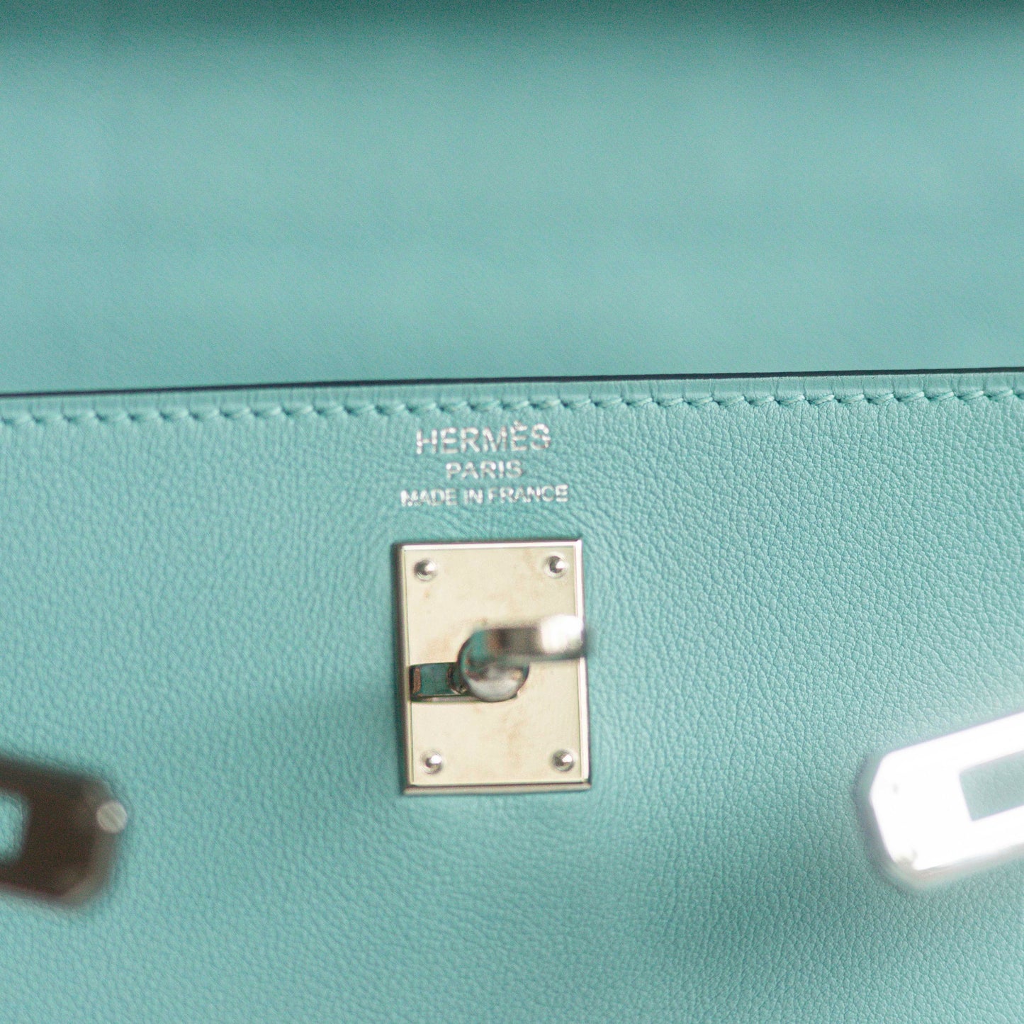 HERMÈS - KELLY 25 BAG IN BLUE ATOLL SWIFT LEATHER WITH PALLADIUM HARDWARE