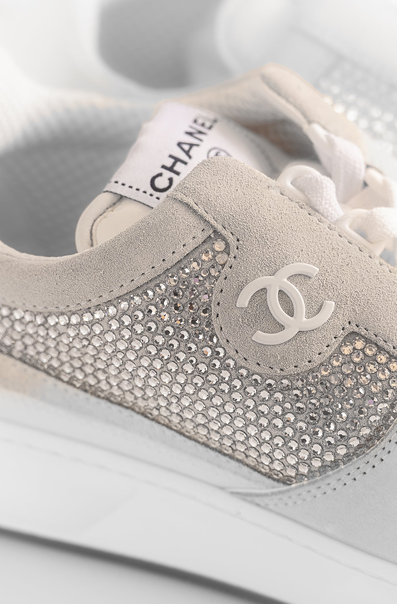 CHANEL - *BRAND NEW LIMITED EDITION* SNEAKERS CALFSKIN SUÈDE CRYSTAL CC LOGO SIZE 38,5 EU