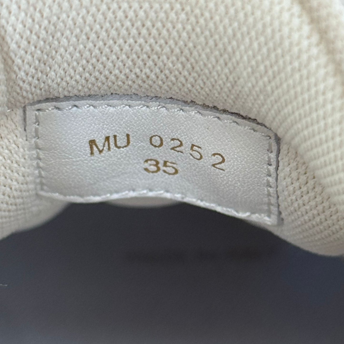 CÉLINE - SNEAKERS CT02 WHITE LEATHER WITH BEIGE SUEDE, RED AND BLUE ACCENTS SIZE 35 EU