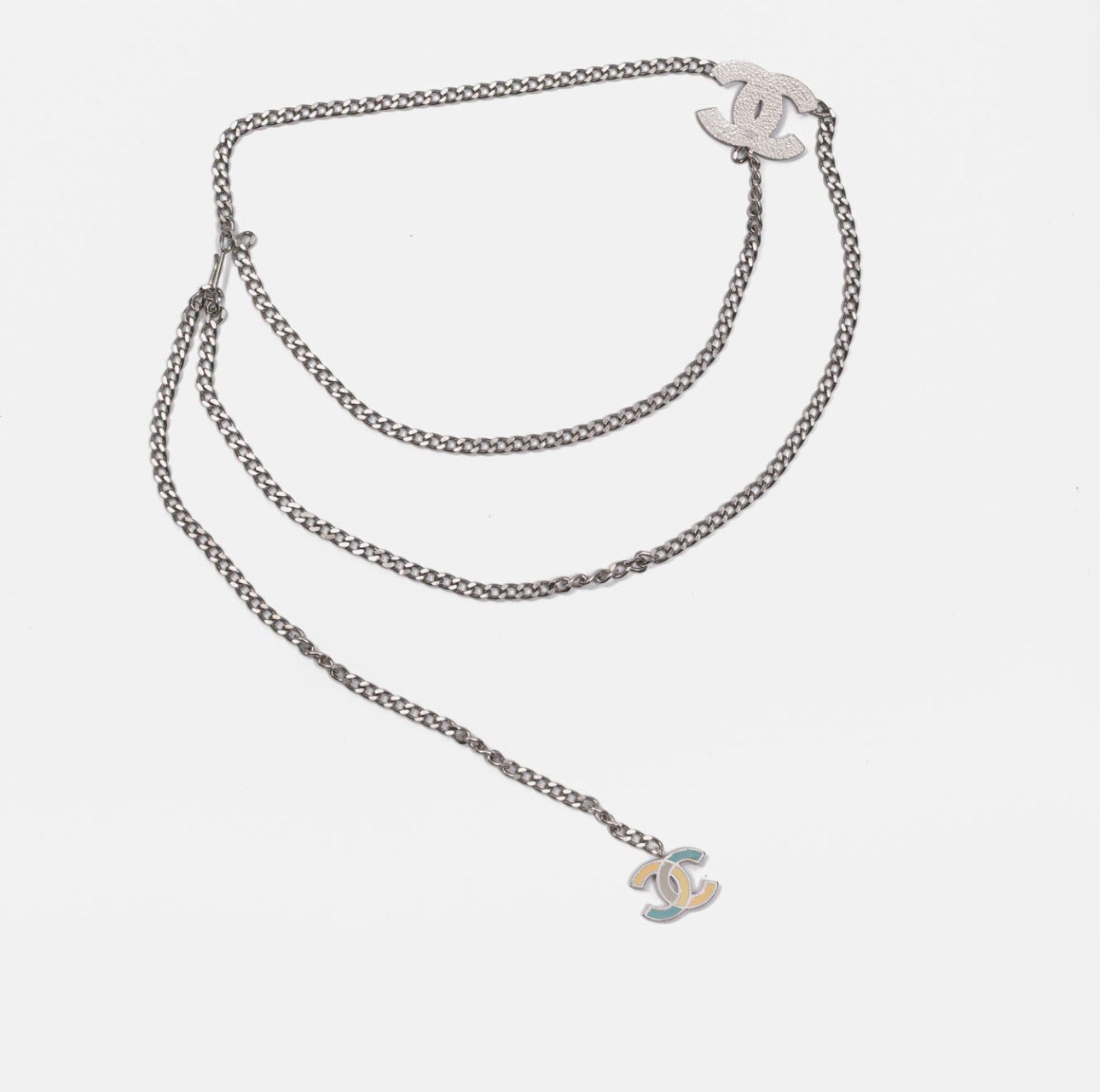 CHANEL - BELT CHAON SILVER-TONE MULTICOLOR ENAMEL CC CHARM