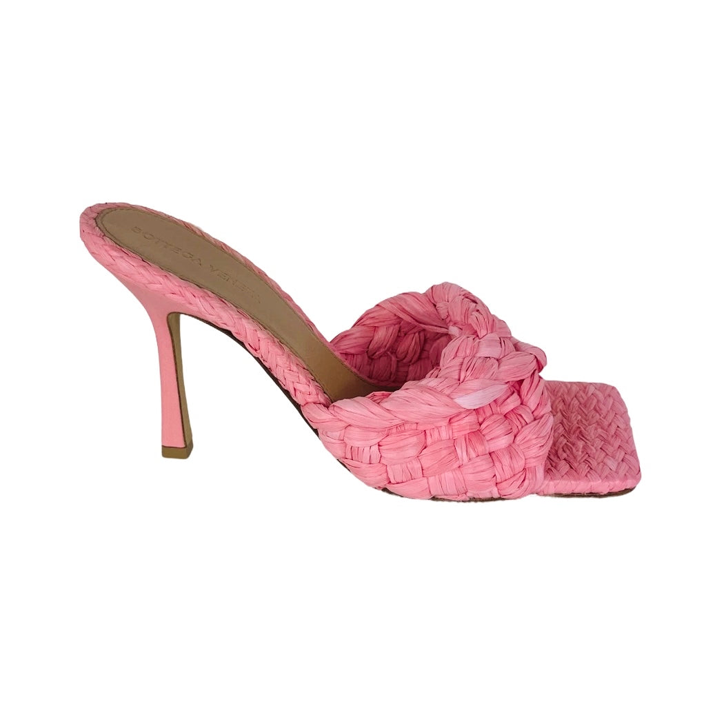 BOTTEGA VENETA - Pink rafia sandals size 39 EU