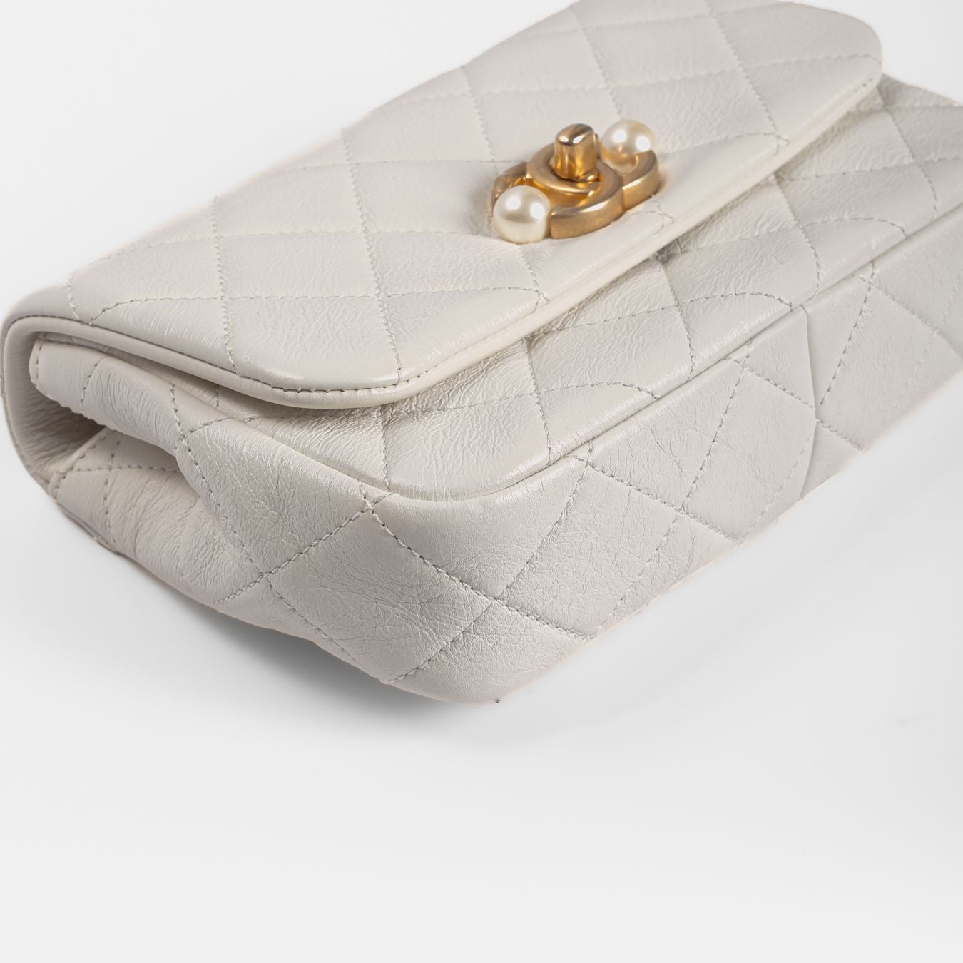 CHANEL - BAG MINI WHITE CALFSKIN CC PEARL FLAP