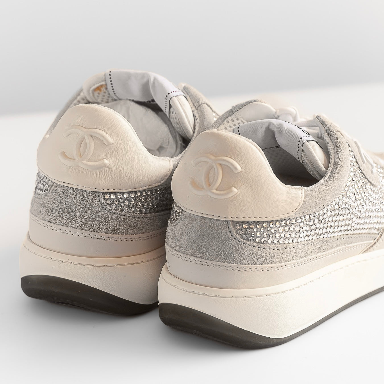 CHANEL - *BRAND NEW LIMITED EDITION* SNEAKERS CALFSKIN SUÈDE CRYSTAL CC LOGO SIZE 38,5 EU