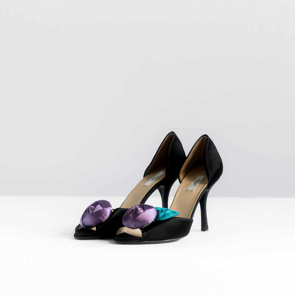 PRADA - *BRAND NEW* BLACK SATIN PUMPS WITH PURPLE FLOWER SIZE 37
