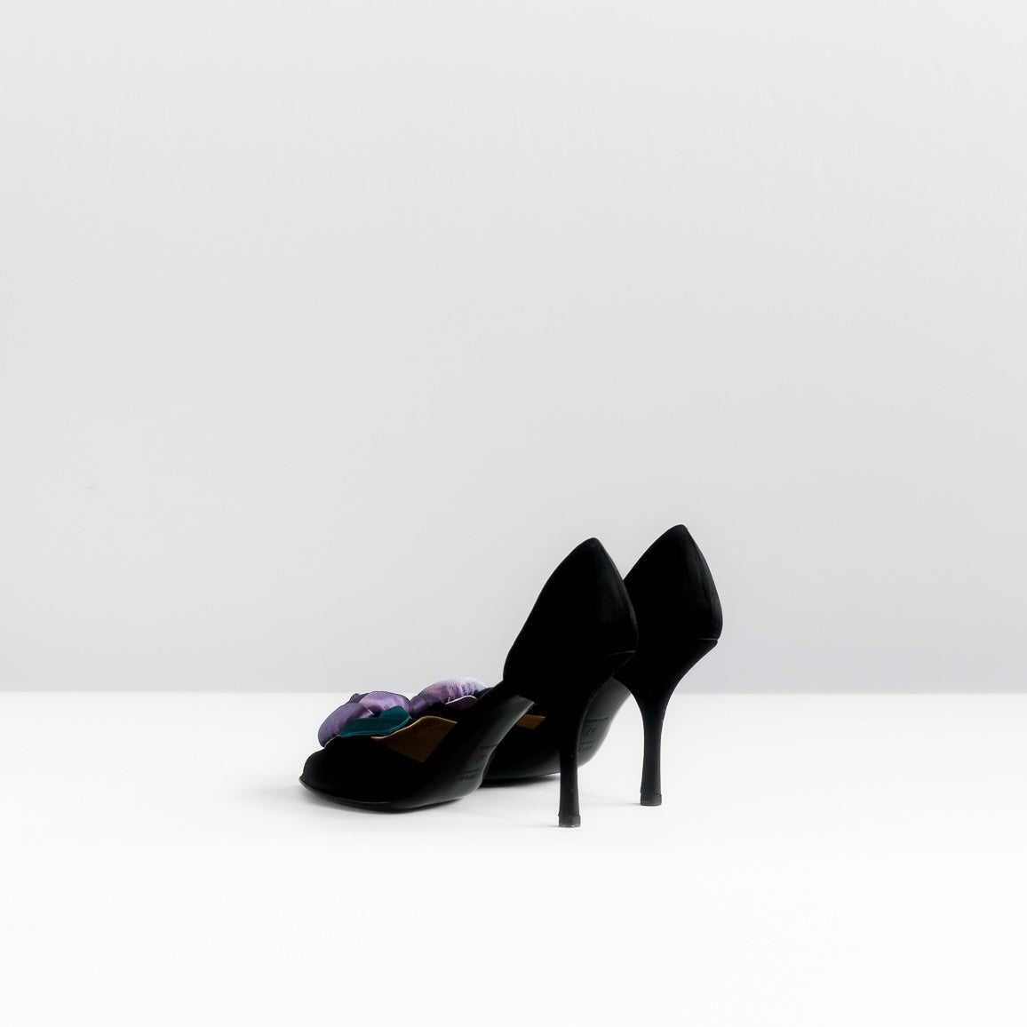 PRADA - *BRAND NEW* BLACK SATIN PUMPS WITH PURPLE FLOWER SIZE 37