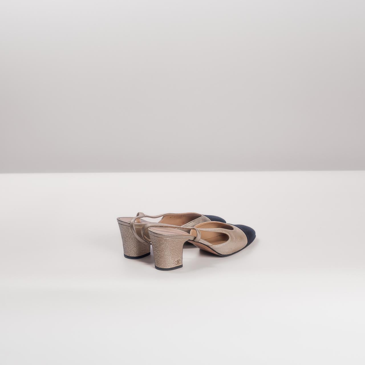 CHANEL - SLINGBACK GOLD LEATHER WITH BLACK TOE SIZE 37,5 EU