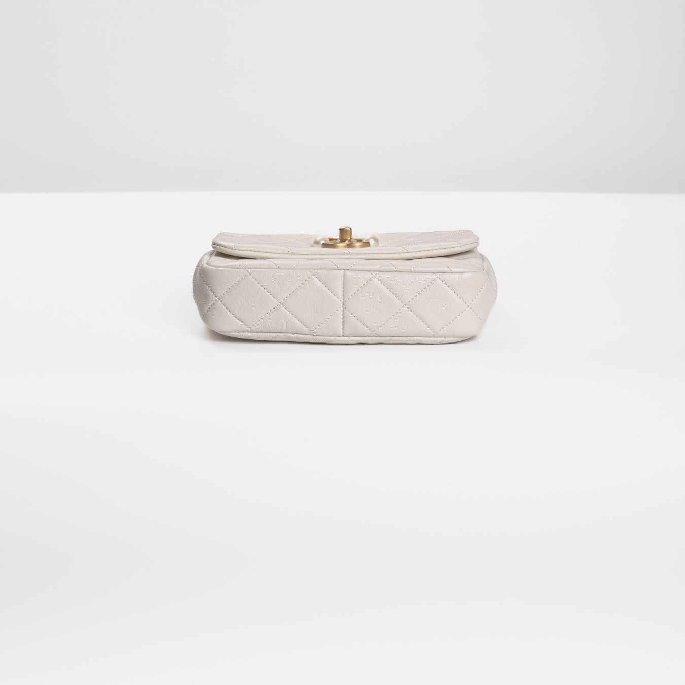 CHANEL - BAG MINI WHITE CALFSKIN CC PEARL FLAP