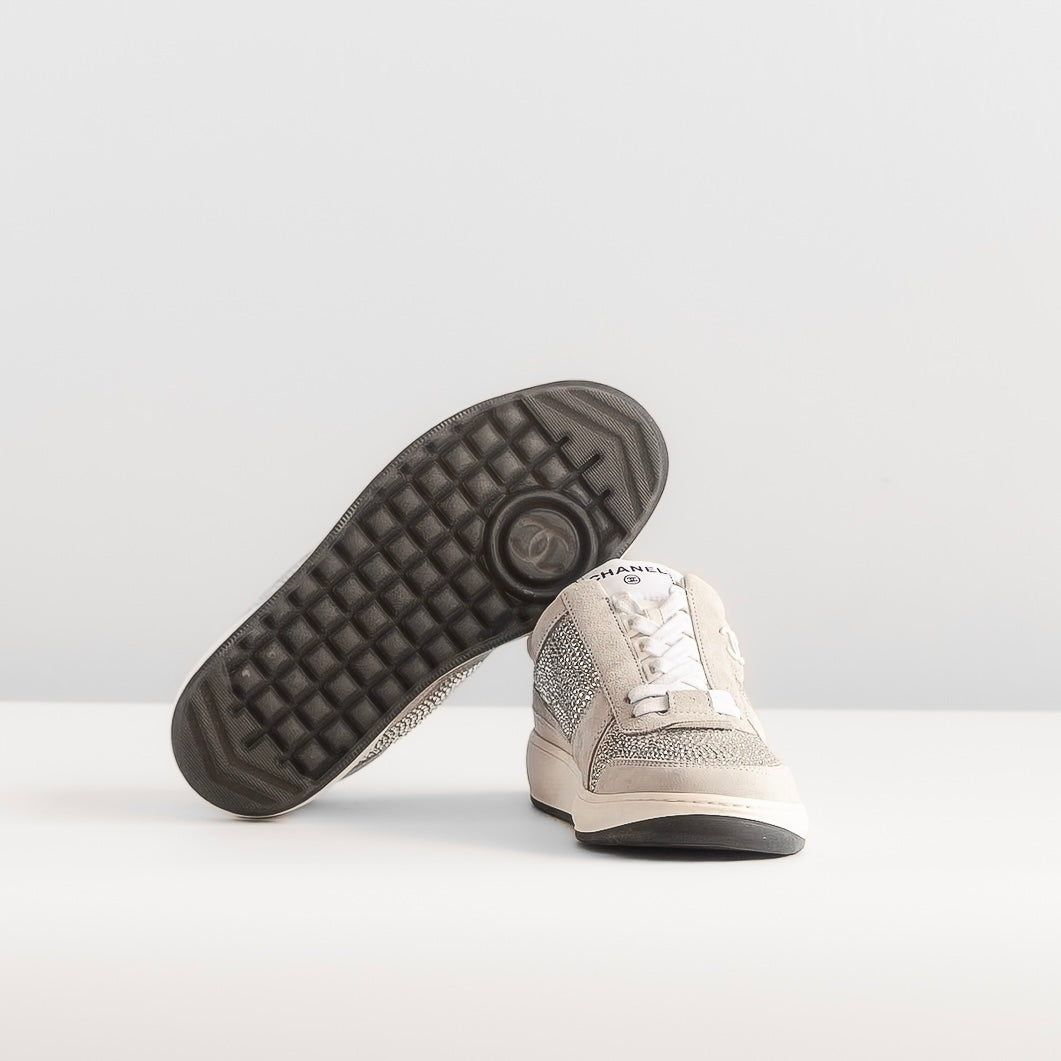 CHANEL - *BRAND NEW LIMITED EDITION* SNEAKERS CALFSKIN SUÈDE CRYSTAL CC LOGO SIZE 38,5 EU