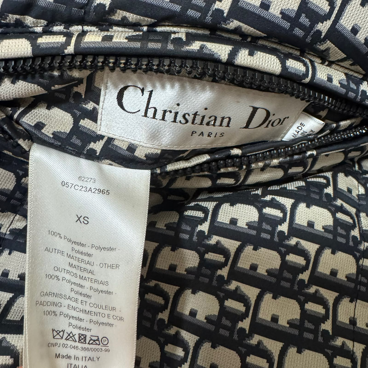 DIOR - LONG PUFFER JACKET REVERSIBLE HOODED OBLIQUE MONOGRAM IN NAVY BLUE & BLACK SIZE XS