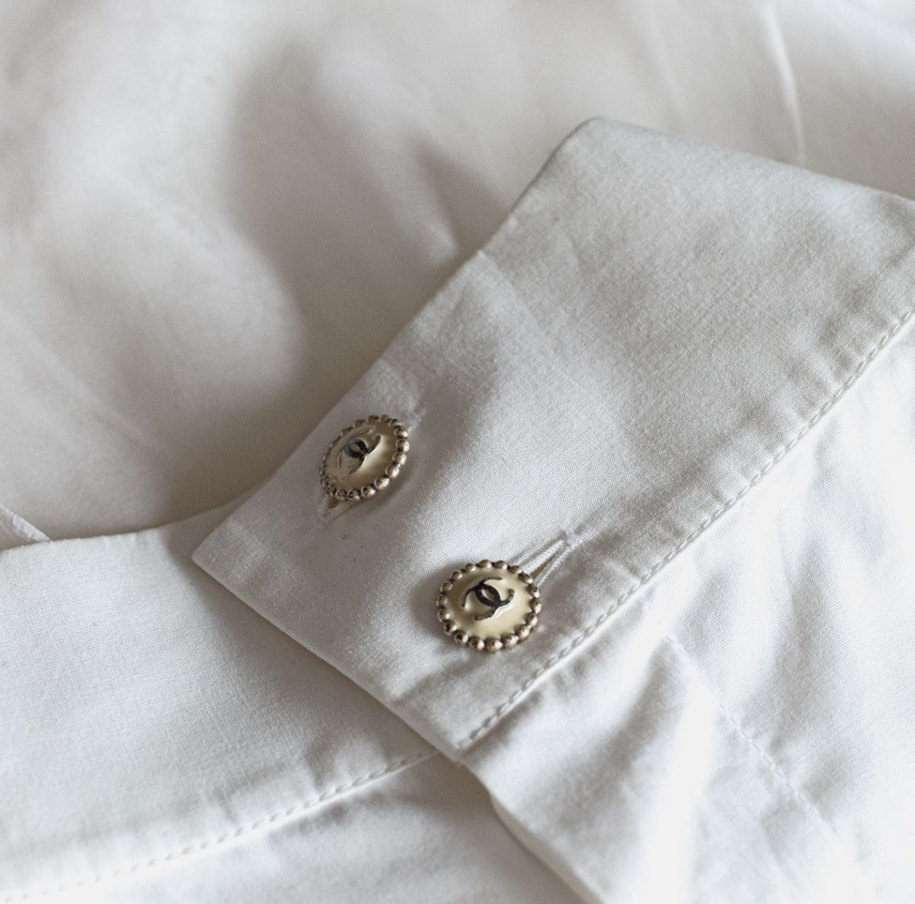 CHANEL - SHIRT SLEVELESS WHITE WOTH LARGE SILK BOW SIZE 36 FR