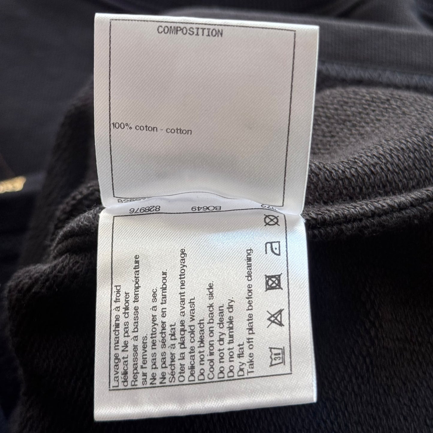 CHANEL - T-SHIRT BLACK GOLD CC LOGO SIZE L