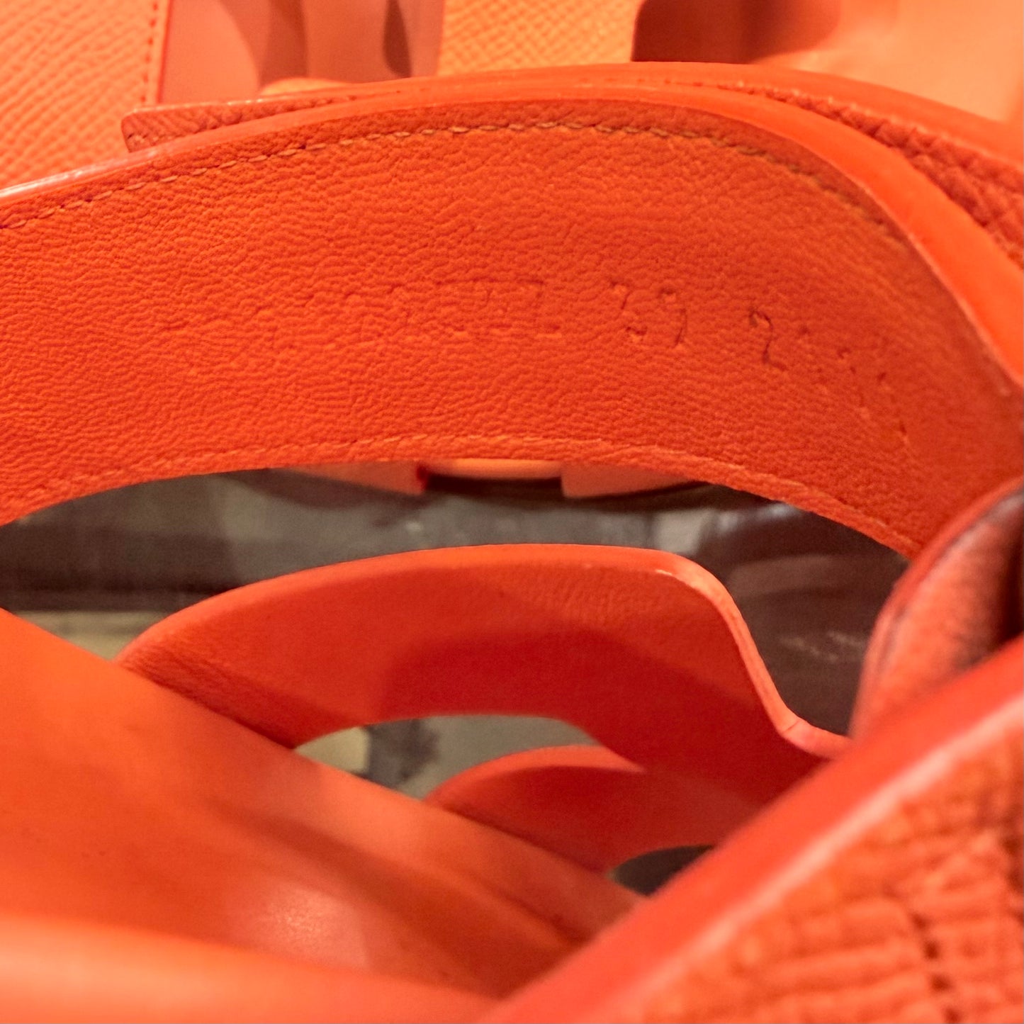 HERMÈS - SANDALS CHYPRES ORANGE (ROSE SORBET) EPSOM LEATHER SIZE 39 EU