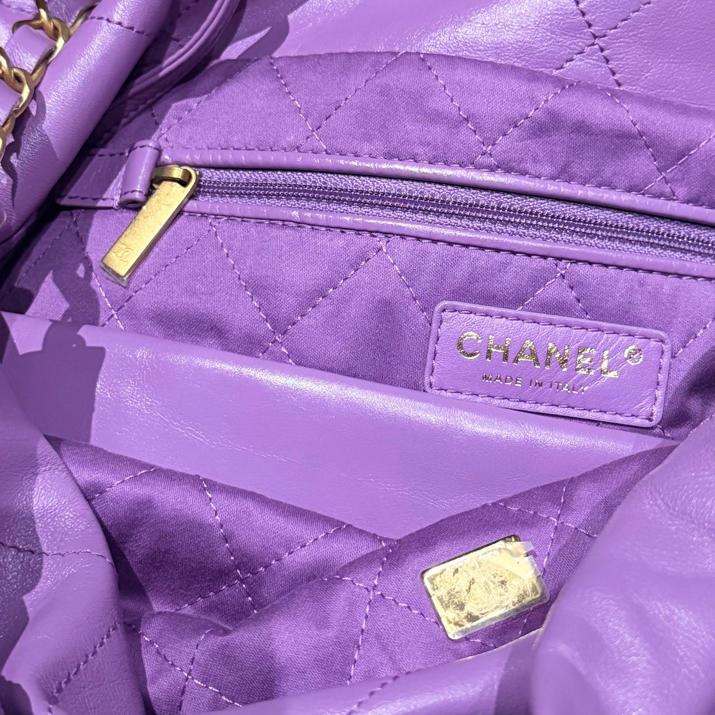 CHANEL - BAG CHANEL 22 LARGE PURPLE QUILTED SHOULDER BAG GOLD HARDWARE