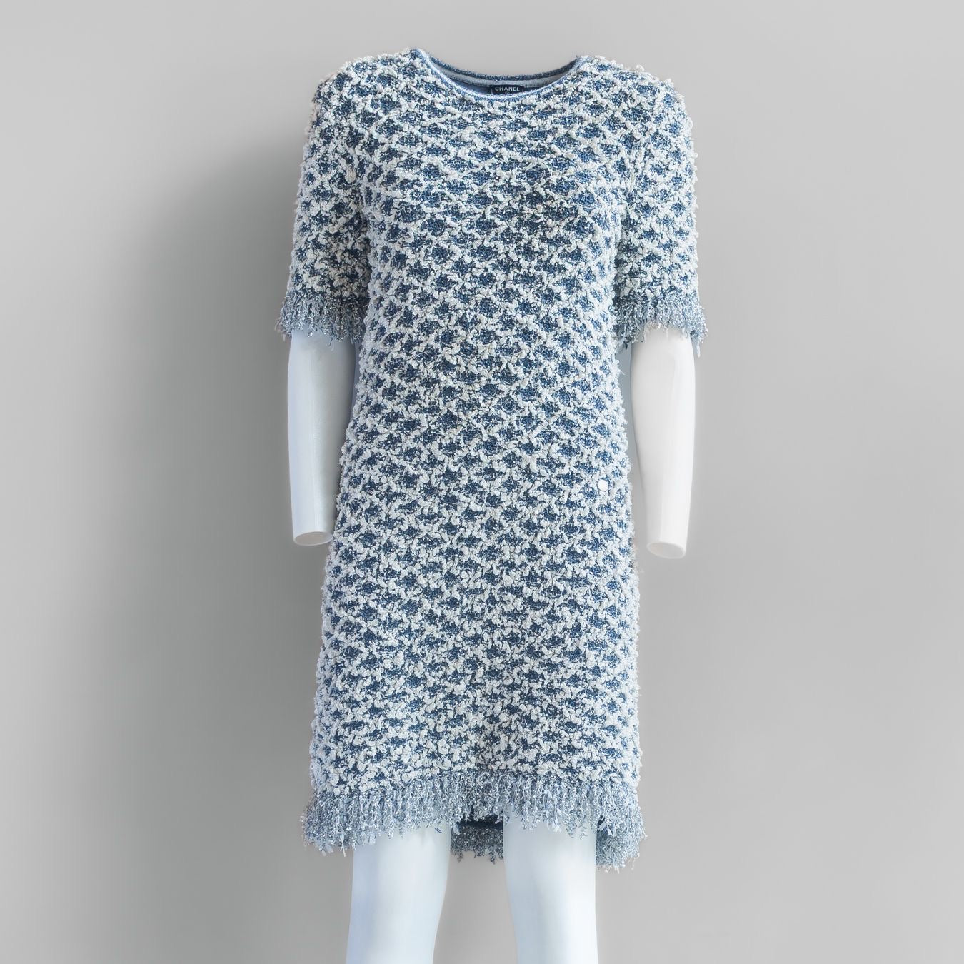 CHANEL - DRESS MINI TWEED BLUE WHITE AND SILVER SIZE 36 FR CHANEL - DRESS MINI TWEED BLUE WHITE AND SILVER SIZE 36 FR