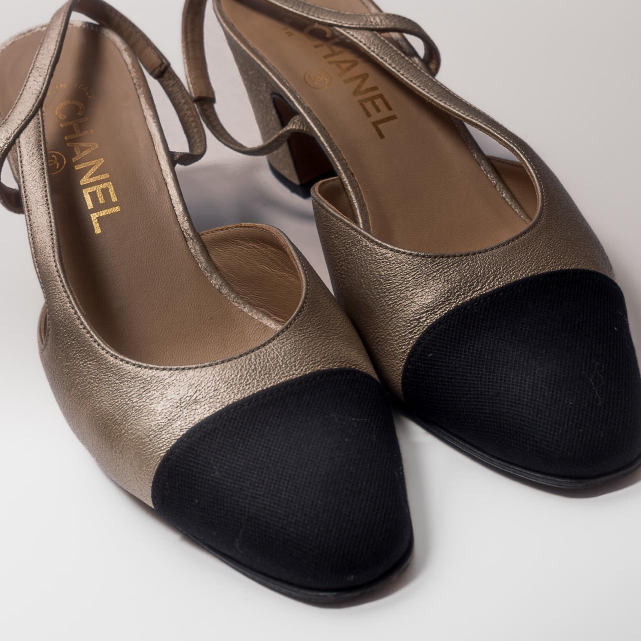 CHANEL - SLINGBACK GOLD LEATHER WITH BLACK TOE SIZE 37,5 EU