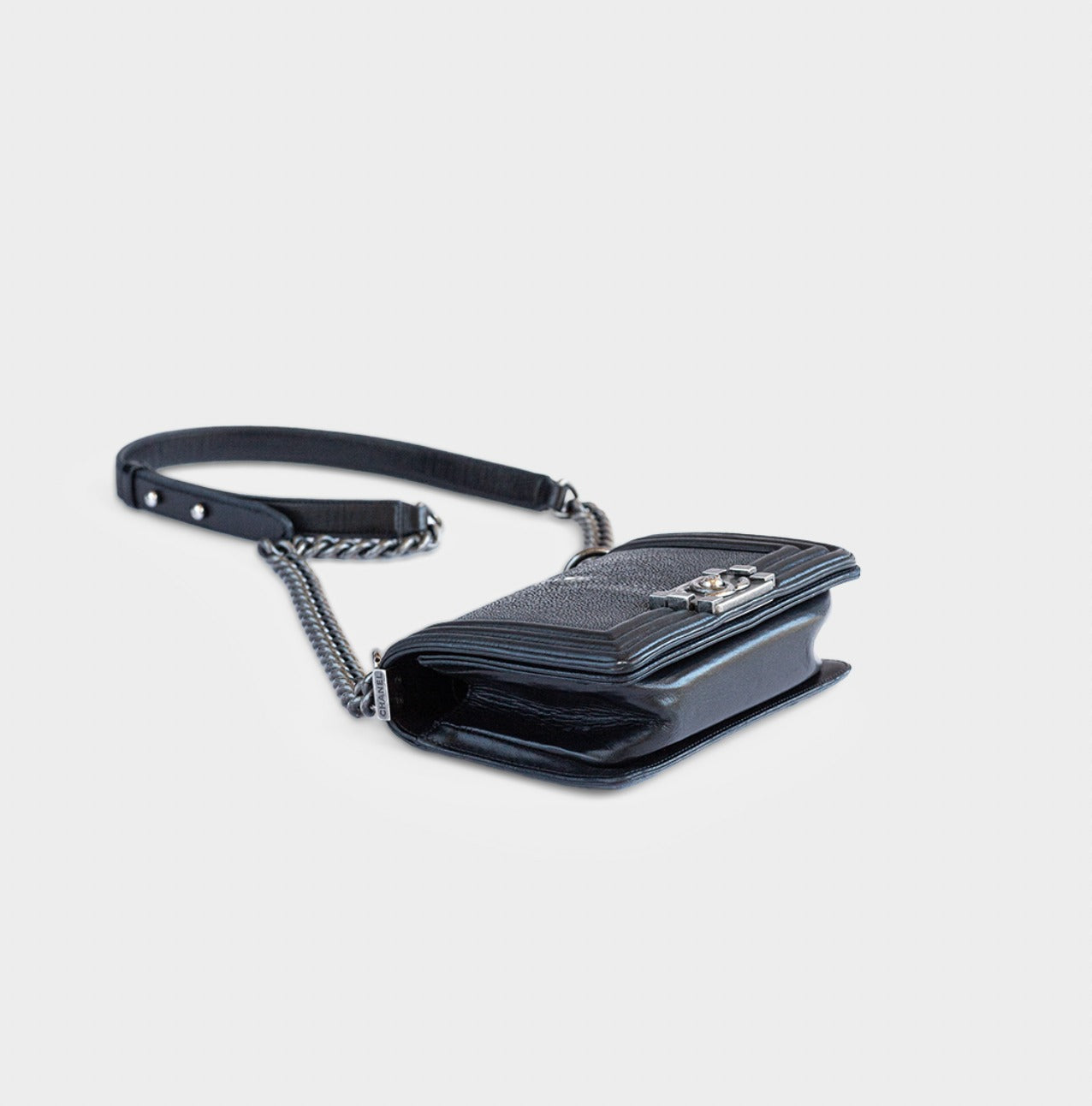 CHANEL - RARE BAG BOY SMALL BLACK STINGRAY