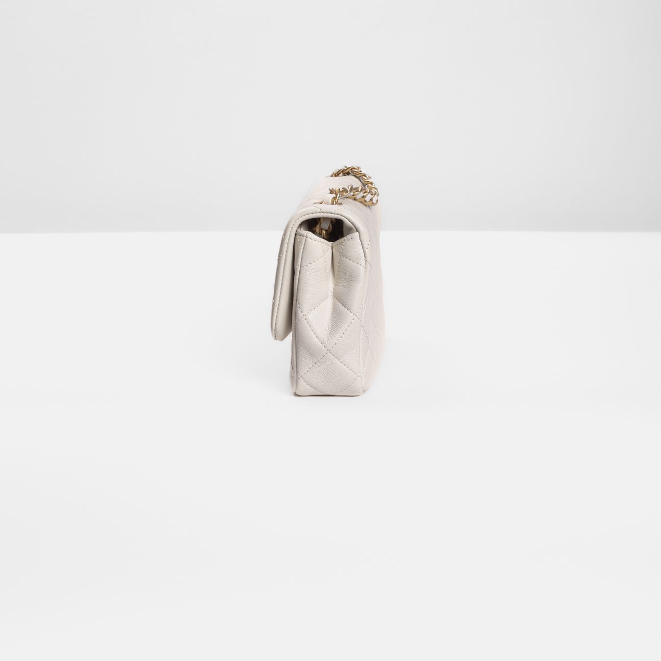 CHANEL - BAG MINI WHITE CALFSKIN CC PEARL FLAP