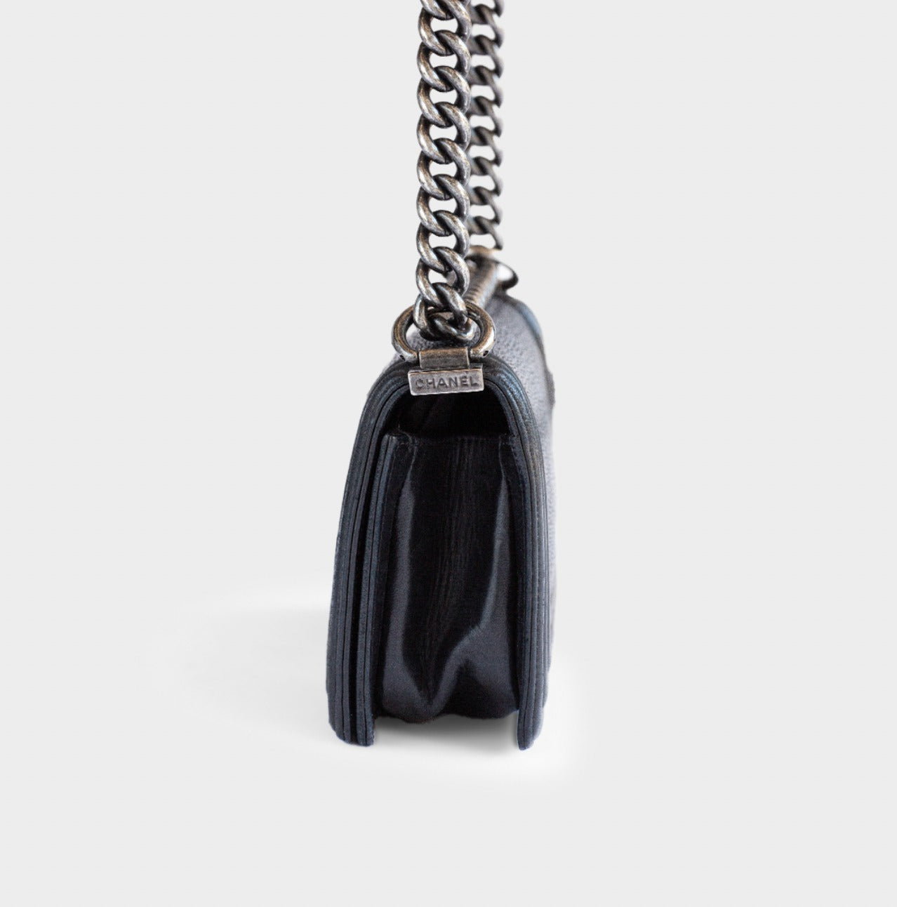 CHANEL - RARE BAG BOY SMALL BLACK STINGRAY