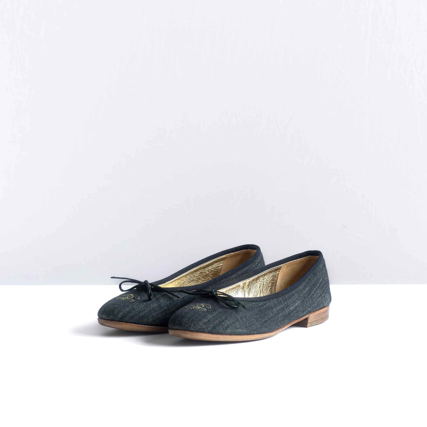 CHANEL - BALLERINA FLATS BLUE DENIM SIZE 39 EU