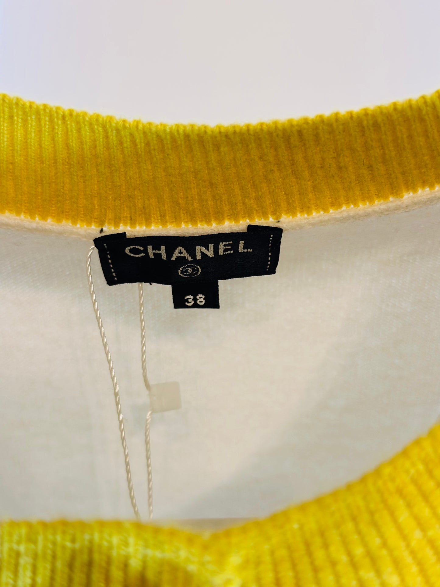 CHANEL - Pullover logo 100% cashmere size 38 FR