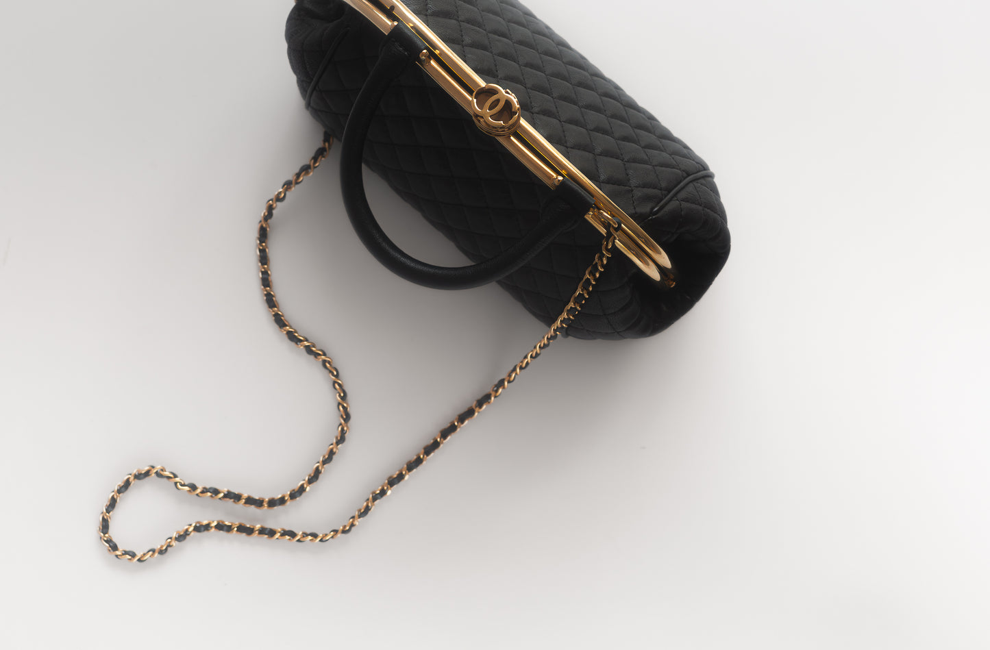 CHANEL - LOCK BAG PARIS ROME COLOSSEUM BLACK CALFSKIN ANTIQUE GOLD