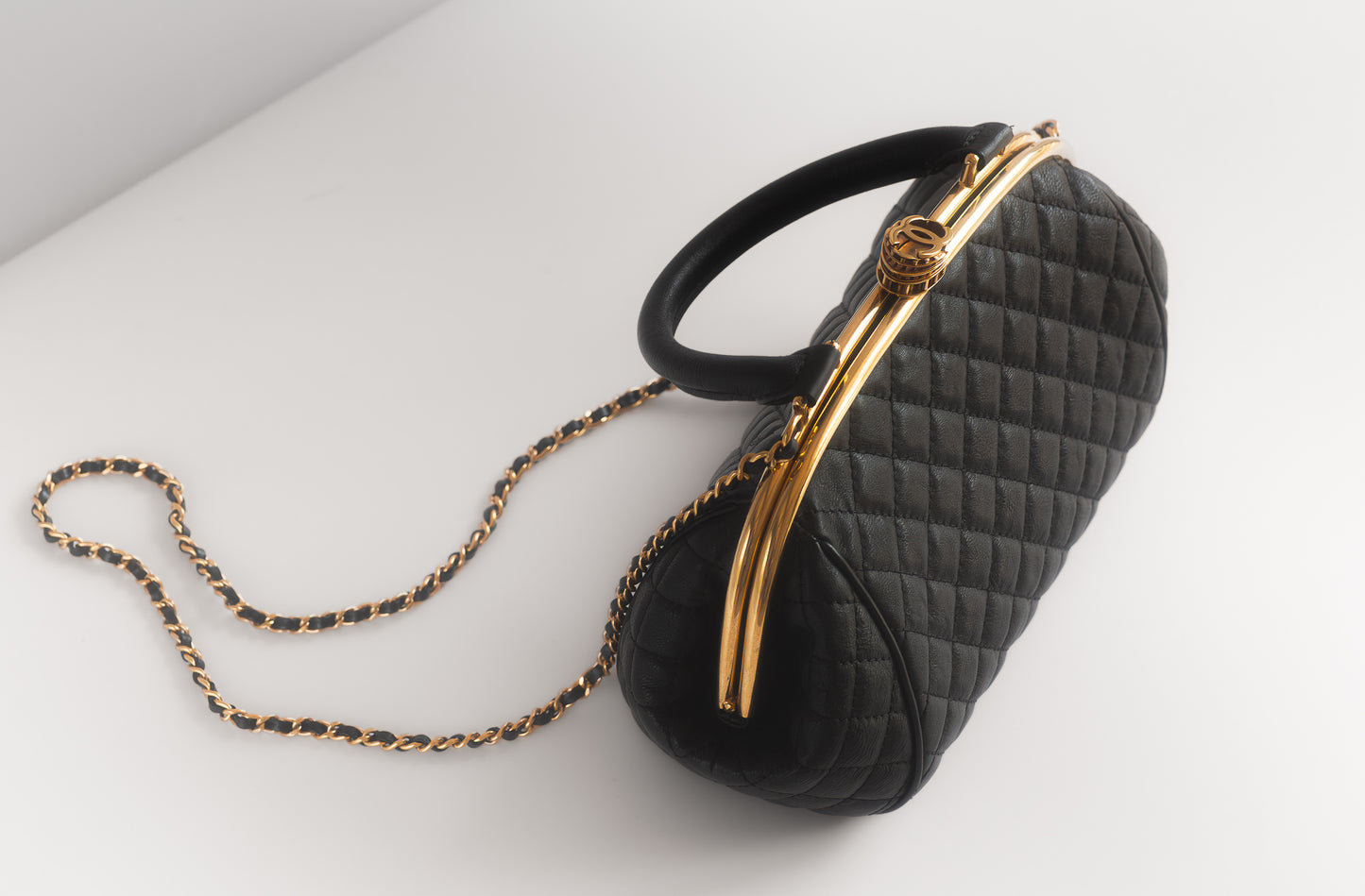 CHANEL - LOCK BAG PARIS ROME COLOSSEUM BLACK CALFSKIN ANTIQUE GOLD