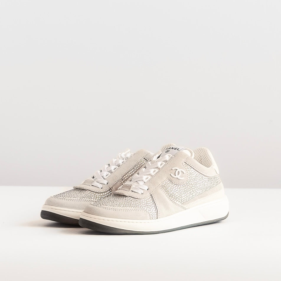CHANEL - *BRAND NEW LIMITED EDITION* SNEAKERS CALFSKIN SUÈDE CRYSTAL CC LOGO SIZE 38,5 EU