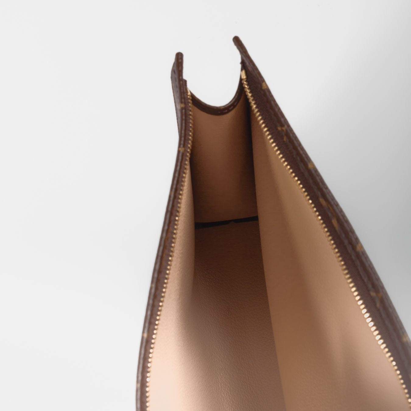LOUIS VUITTON - MONOGRAM LEATHER POUCH 25