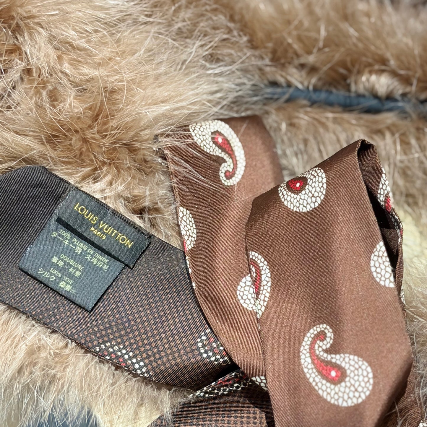 LOUIS VUITTON - COLLAR TURKEY FEATHER BROWN WITH SILK LINING