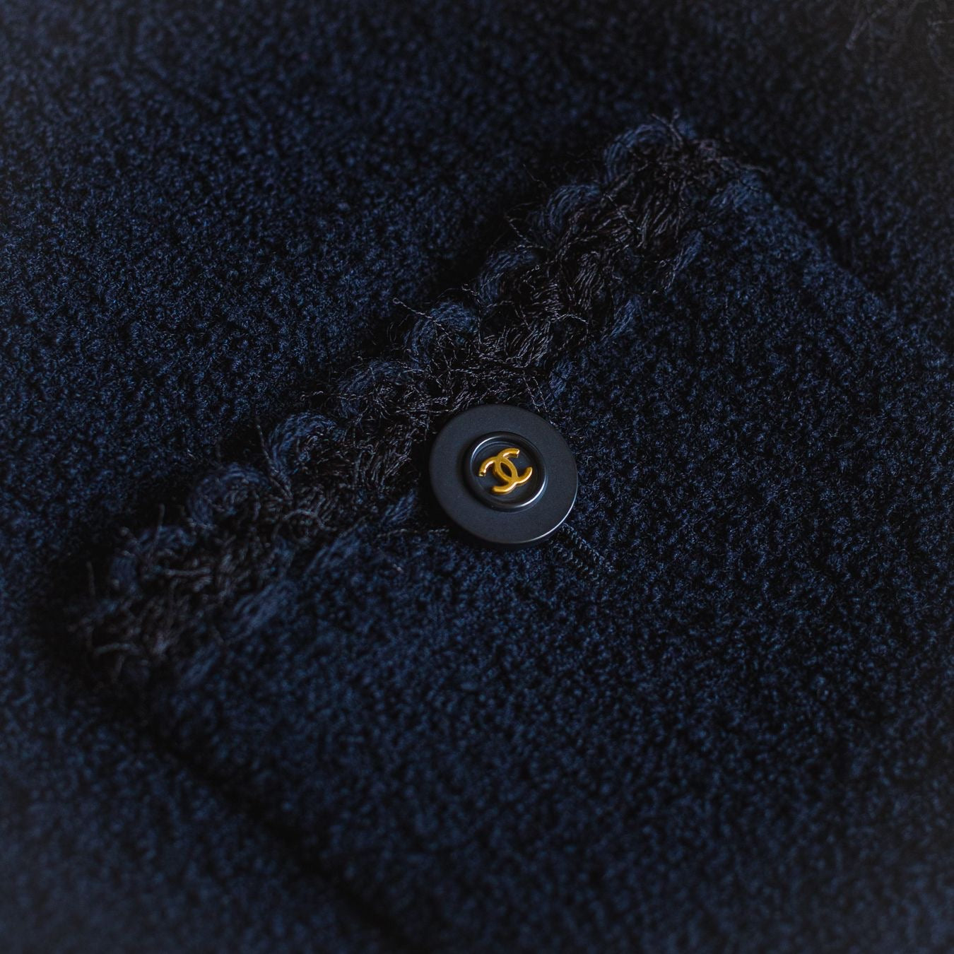 CHANEL - JACKET TWEED BLUE BUTTONS CC LOGO SIZE 38 FR