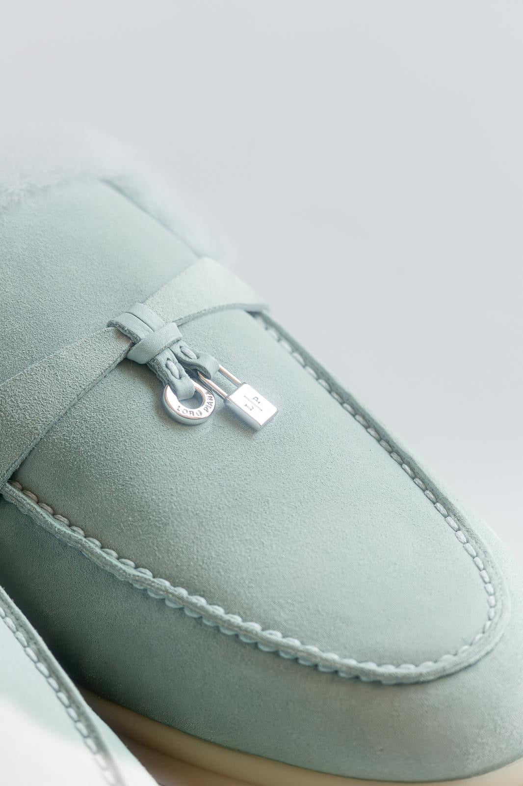 LORO PIANA - *BRAND NEW* WALK BABUCHE LOAFER FLAT LIGHT BLUE SUÈDE FUR LINING SIZE 39 EU