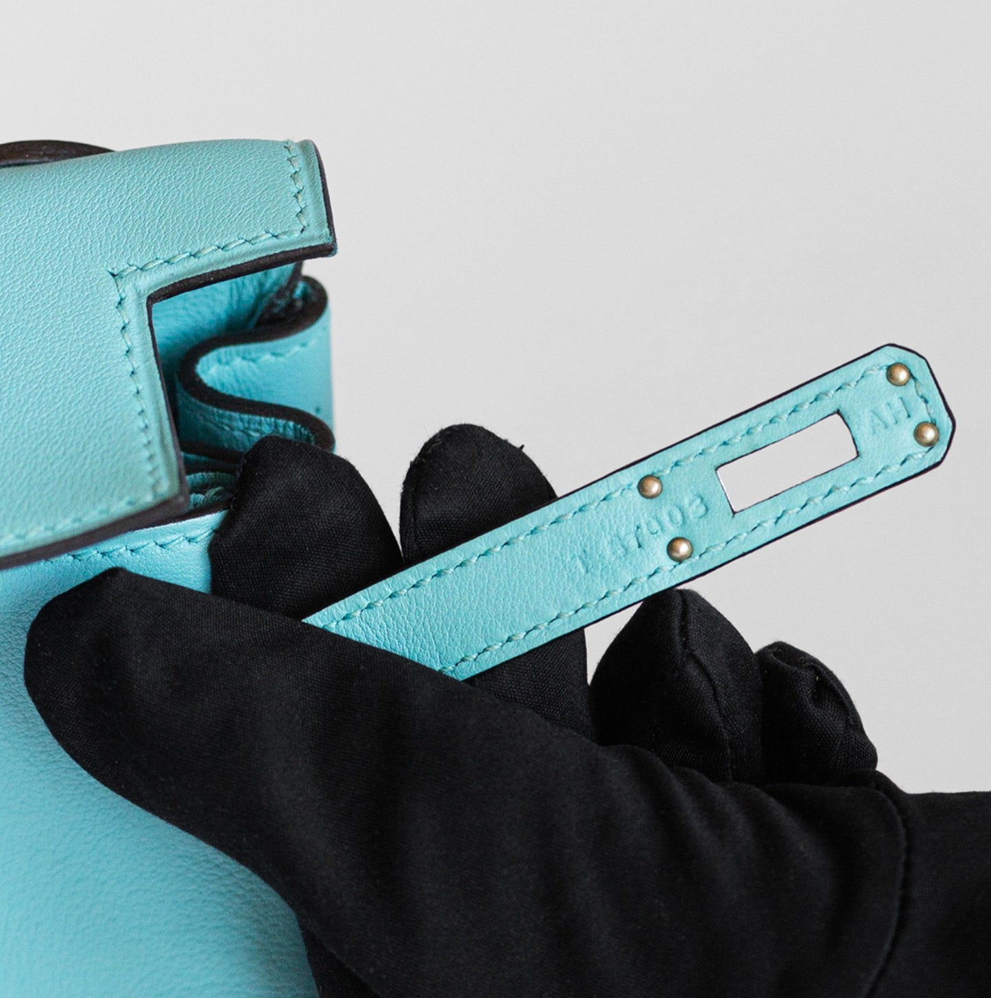 HERMÈS - KELLY 25 BAG IN BLUE ATOLL SWIFT LEATHER WITH PALLADIUM HARDWARE