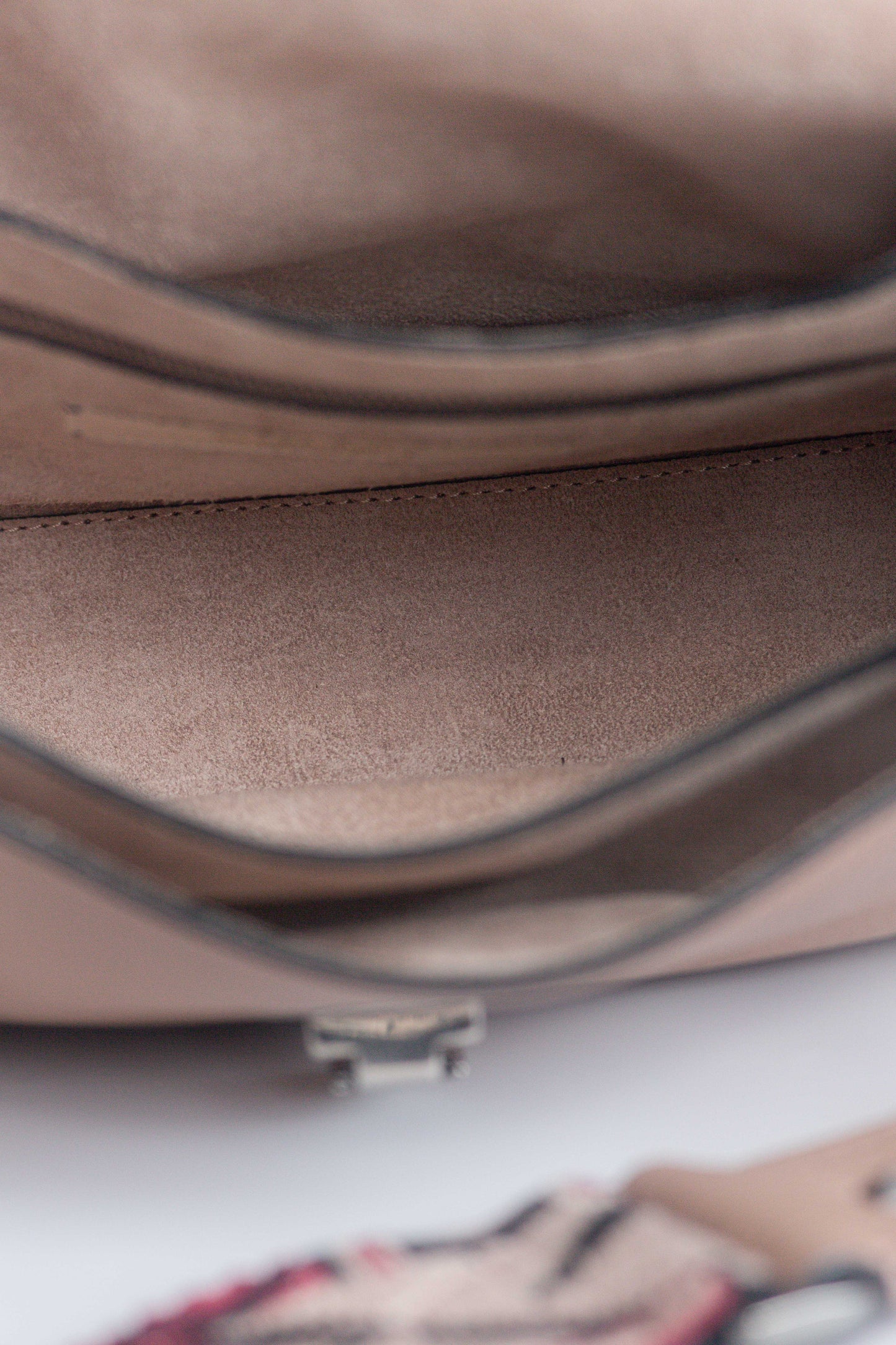 VALENTINO - SHOULDER BAG ROCKSTUD ROLLING BEIGE LEATHER WITH MULTICOLOR STRAP